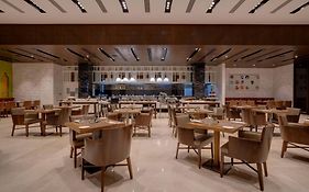 Courtyard By Marriott Surat